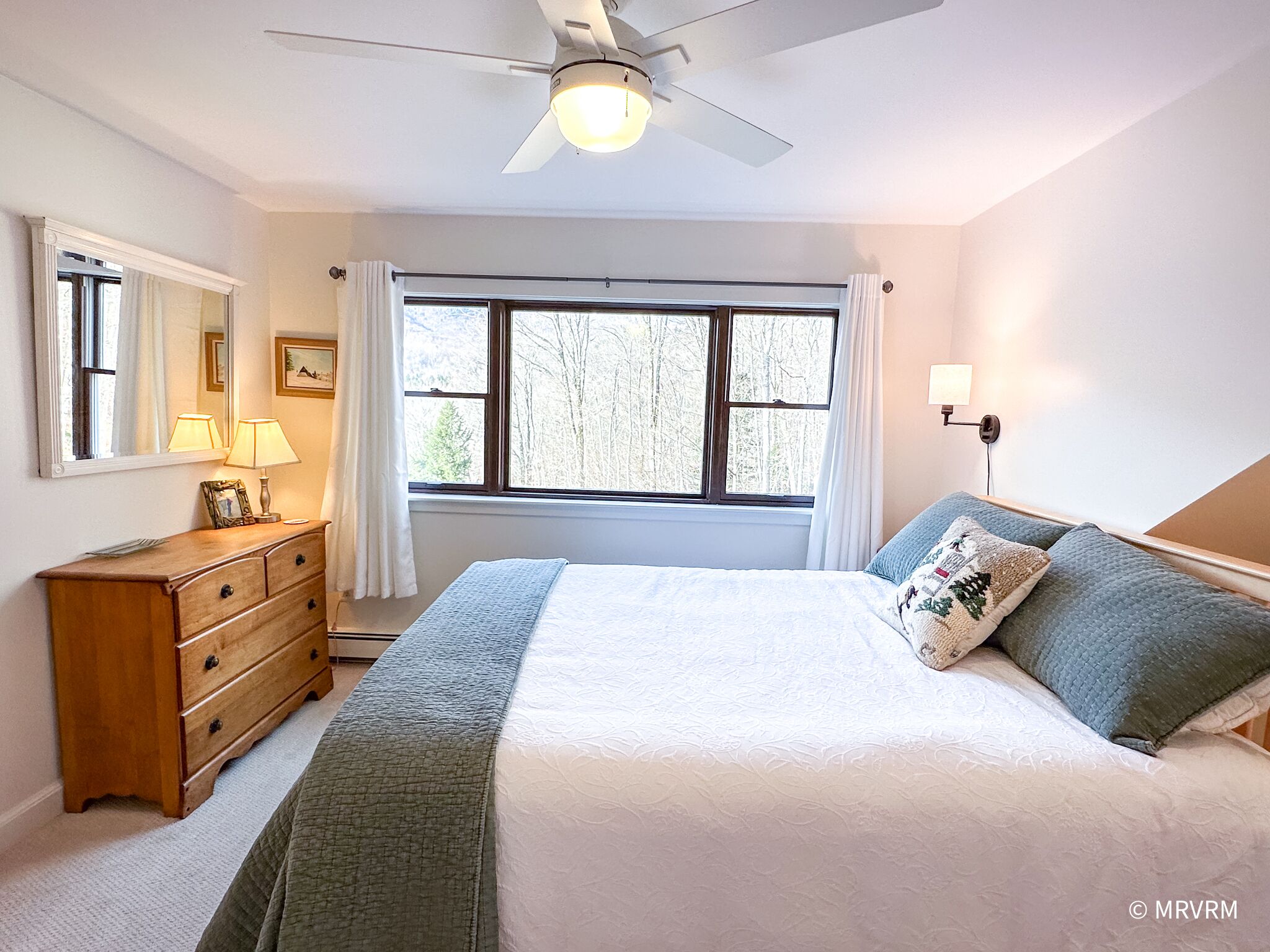 5 bedrooms, desk, iron/ironing board, free WiFi
