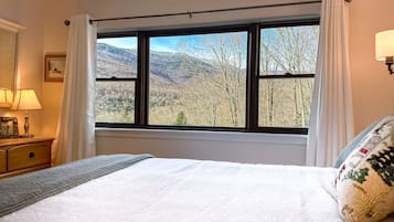 5 bedrooms, desk, iron/ironing board, free WiFi