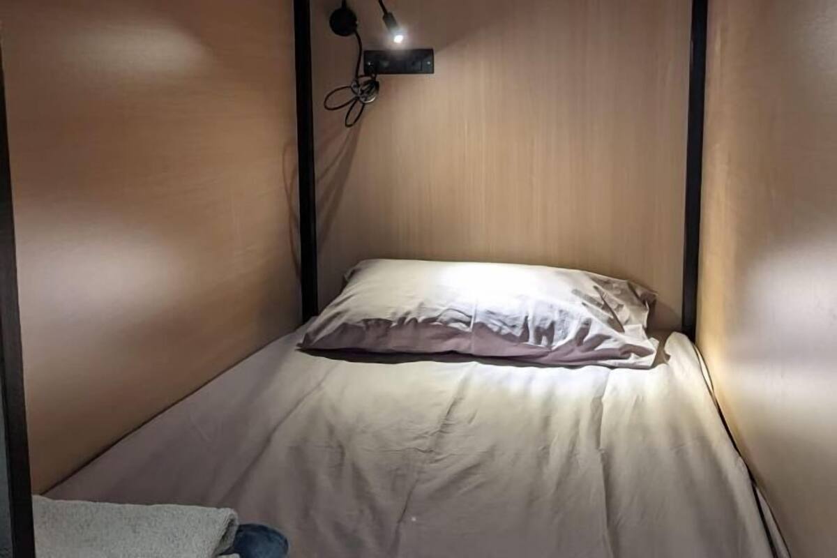 Free WiFi, bed sheets