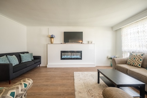 GLOBALSTAY Cozy 4 Bedroom House