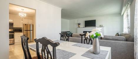 Biệt thự Deluxe, 4 phòng ngủ, lò sưởi | Phòng ăn