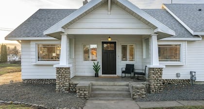 Newly Renovated Comfy Retreat