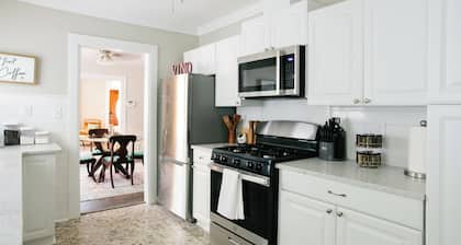 Charming 3BR Haven with Pet-Friendly Yard