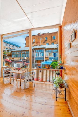 H&B apartments Qolga