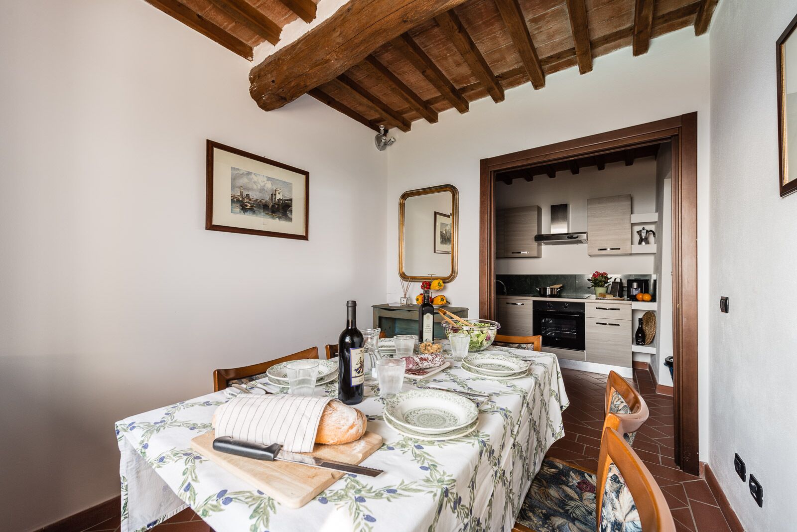 Family Apartment, 3 Bedrooms, 2 Bathrooms, Valley View | Dining room