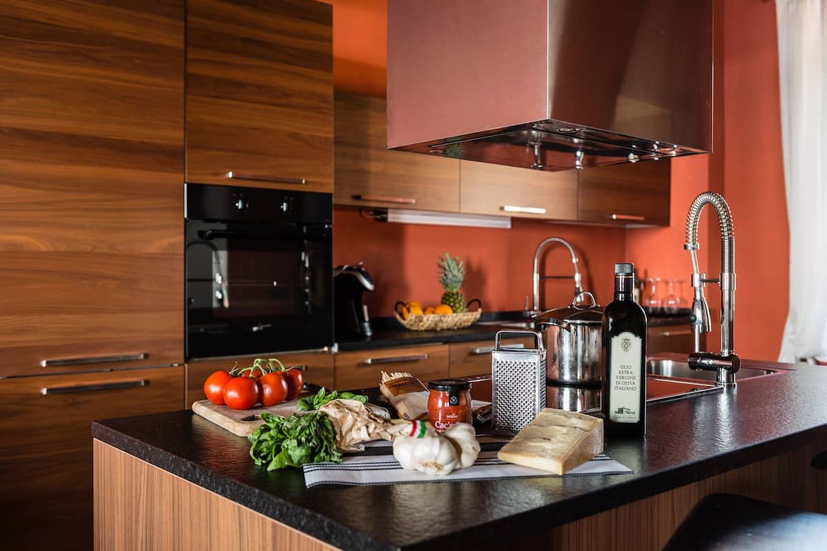 Superior Vista | Private kitchen | Full-size fridge, oven, stovetop, dishwasher