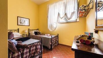 Roupas de cama premium, edredons de pluma, cofres nos quartos