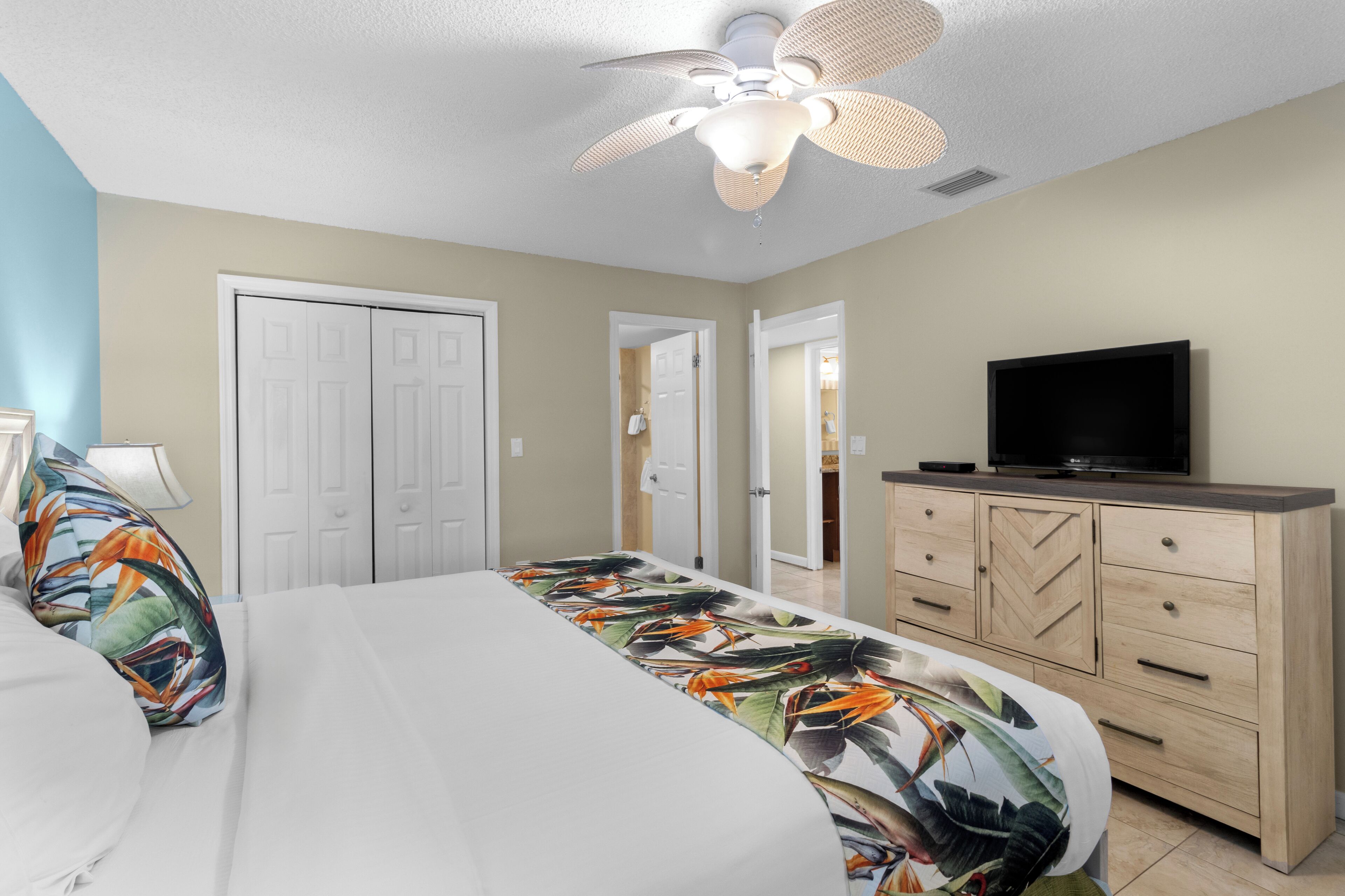 Family-friendly Vacay! Spacious Unit, Outdoor Pool, Steps From The Beach! - Tavernier, FL