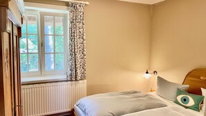 2 bedrooms, free WiFi, bed sheets - Gemütliche Atmosphäre im Klassischen Landhausstil (Ahrenshoop)