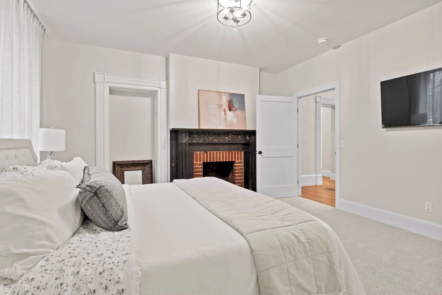 5 chambres, fer et planche à repasser, Wi-Fi, draps fournis