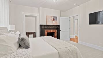 5 bedrooms, iron/ironing board, WiFi, bed sheets