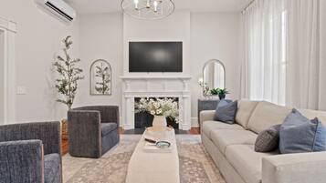 TV, fireplace