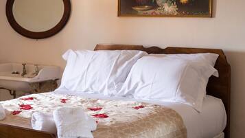 6 bedrooms, iron/ironing board, travel cot, free WiFi