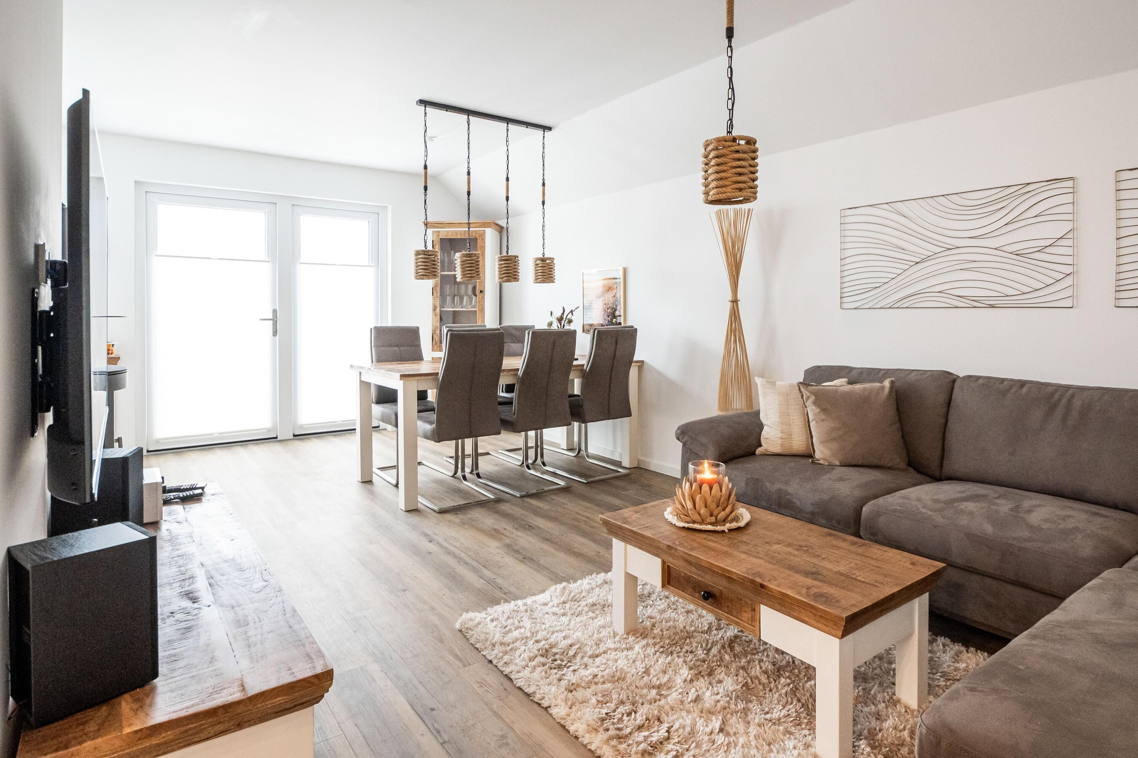 TV, fireplace, stereo