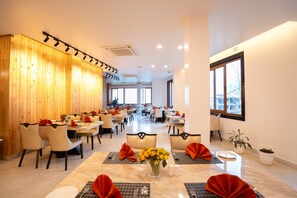 Restaurant - SUMMIT GRAND RESORT & SPA , GANGTOK  (Gangtok)