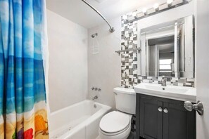 Douche, serviettes fournies