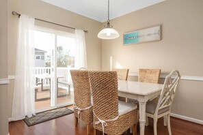 Dining - Large Four Bedroom Townhome with Nice Amenities (Ocean City)