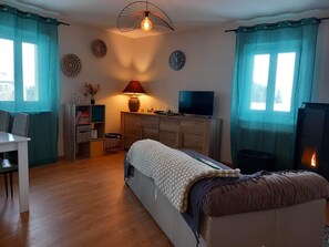 2 slaapkamers, reisbedje, gratis wifi, beddengoed