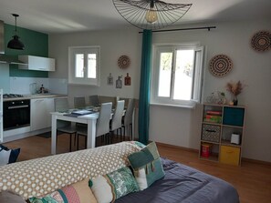 2 chambres, lit parapluie, Wi-Fi gratuit, draps fournis