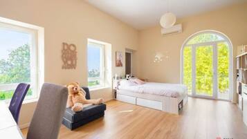 4 bedrooms, iron/ironing board, travel cot, free WiFi