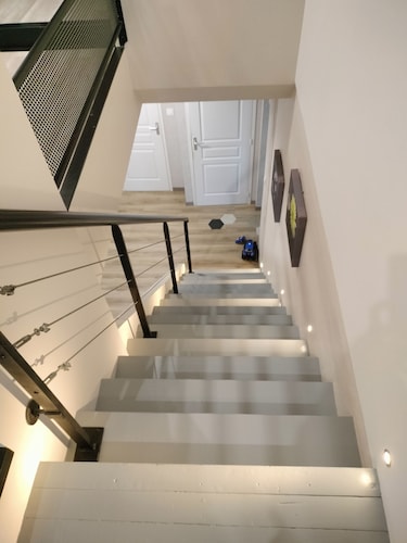 Gîte de Groupe - 14 Personnes Maison de Bourg, Rénovée