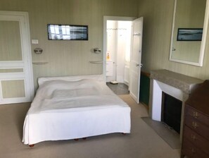 7 bedrooms, iron/ironing board, WiFi