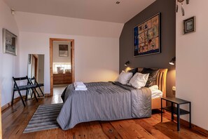 3 bedrooms, iron/ironing board, WiFi, bed sheets - Spacious 2-story apt. w/ terrace - 280 m2 (Rīga)