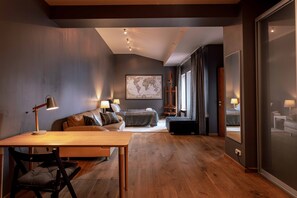 Living area - Spacious 2-story apt. w/ terrace - 280 m2 (Rīga)