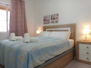 2 bedrooms, iron/ironing board, WiFi, bed sheets