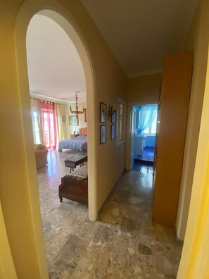 1 bedroom, desk, free WiFi, bed sheets - Domus Diocleziano, la tua casa lontano da casa! Comoda, sicura e accogliente! (Napoli)