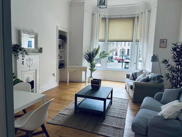 Apartment | Living area - Beautiful one bed Apartment in Glasgow West End (Glasgow)