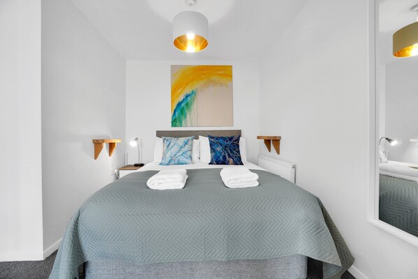 1 bedroom, iron/ironing board, bed sheets - Saltdean Seaview 2 By My Getaways (Brighton)