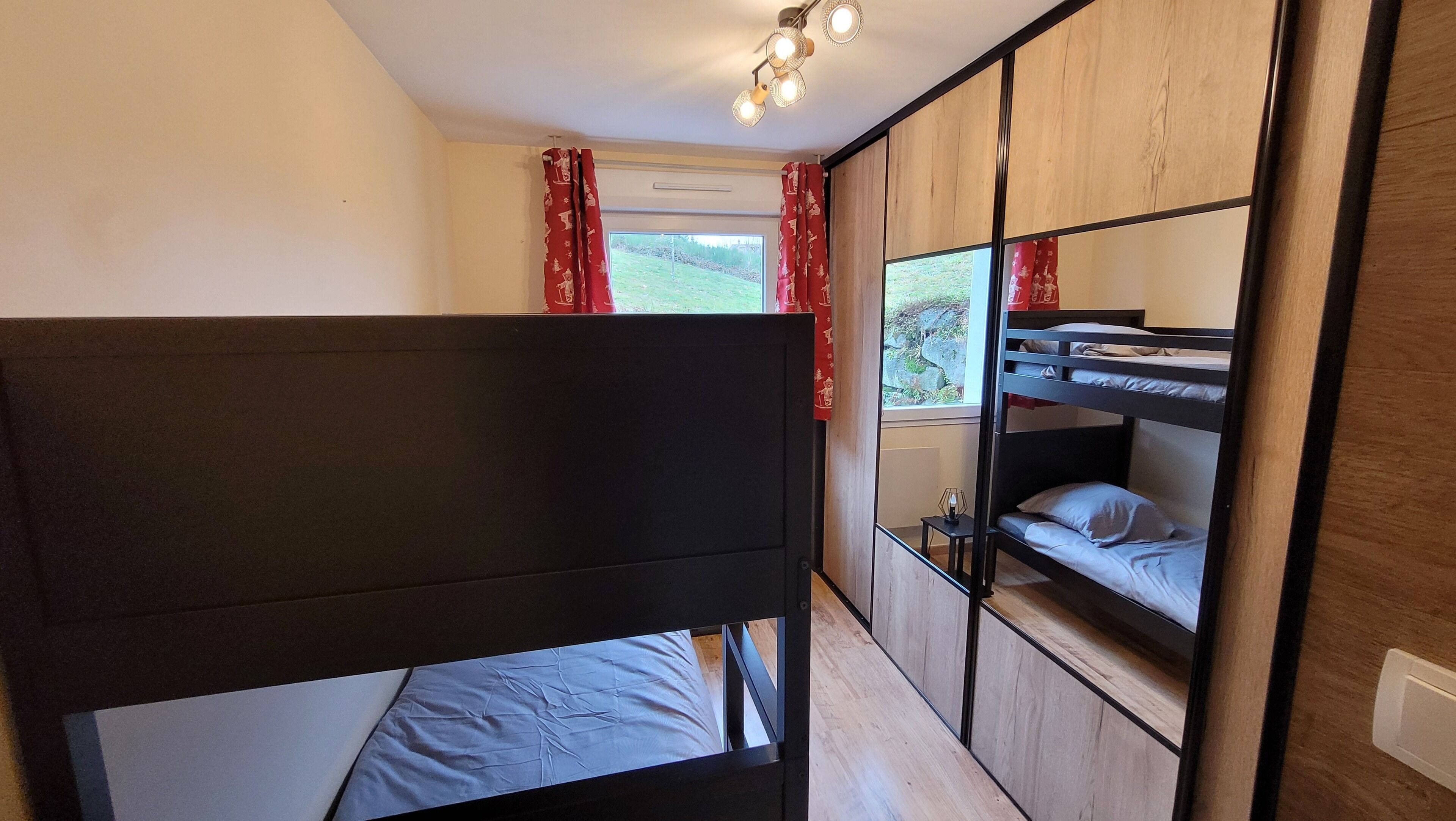 2 chambres, fer et planche à repasser, Wi-Fi gratuit