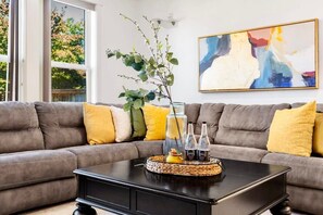 Televisión, chimenea, oficina