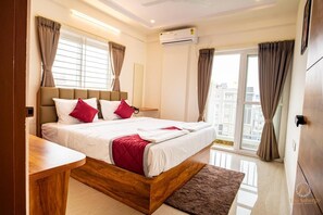Superior Double or Twin Room | Minibar, desk, free WiFi - The Auberge - Boutique Hotel (Bengaluru)