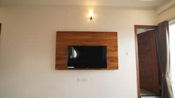 Superior Double or Twin Room | Minibar, desk, free WiFi