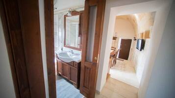 Doccia, asciugacapelli, bidet, asciugamani