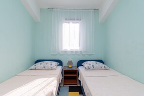 3 bedrooms, free WiFi, bed sheets - Anto - 3 bedroom apartment in Trogir (Trogir)