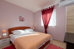3 bedrooms, free WiFi, bed sheets - Anto - 3 bedroom apartment in Trogir (Trogir)