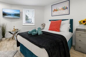 1 makuuhuone, työpöytä, silitysrauta/-lauta, Wi-Fi