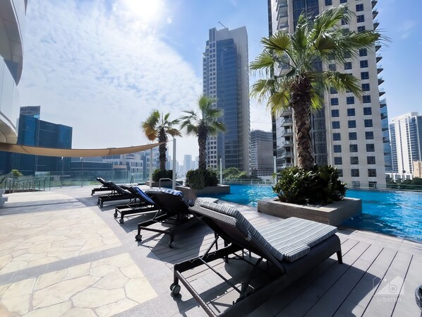 Apartment (1 Bedroom) | Pool | Outdoor pool - Cozy 1b With Balcony in Business Bay (Dubai)