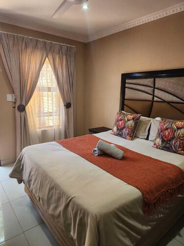 Suits bar restaurant and guesthouse