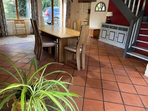 Dining - Gîte de la Haie des Bois (Plesse)