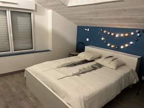 4 habitaciones, tabla de planchar con plancha y wifi gratis 