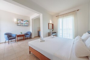Desk, soundproofing, free WiFi, bed sheets -  Ampelia Hotel Kassandra (Kassandra)