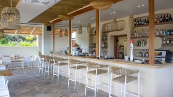 Bar (en la propiedad)