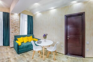 Apartemen | Area keluarga | Televisi LED 37-inci dengan saluran TV digital