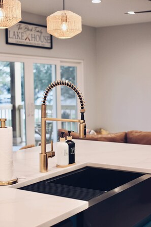 Interior - Beautiful lakefront 5 bedroom with Game room for all of the Family (Granite Shoals)