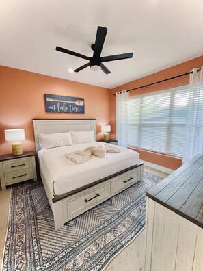 5 bedrooms, desk, travel cot, WiFi