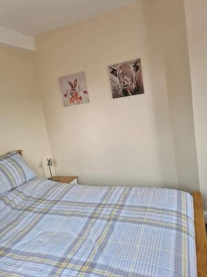 2 soverom, strykejern/-brett, wi-fi og sengetøy